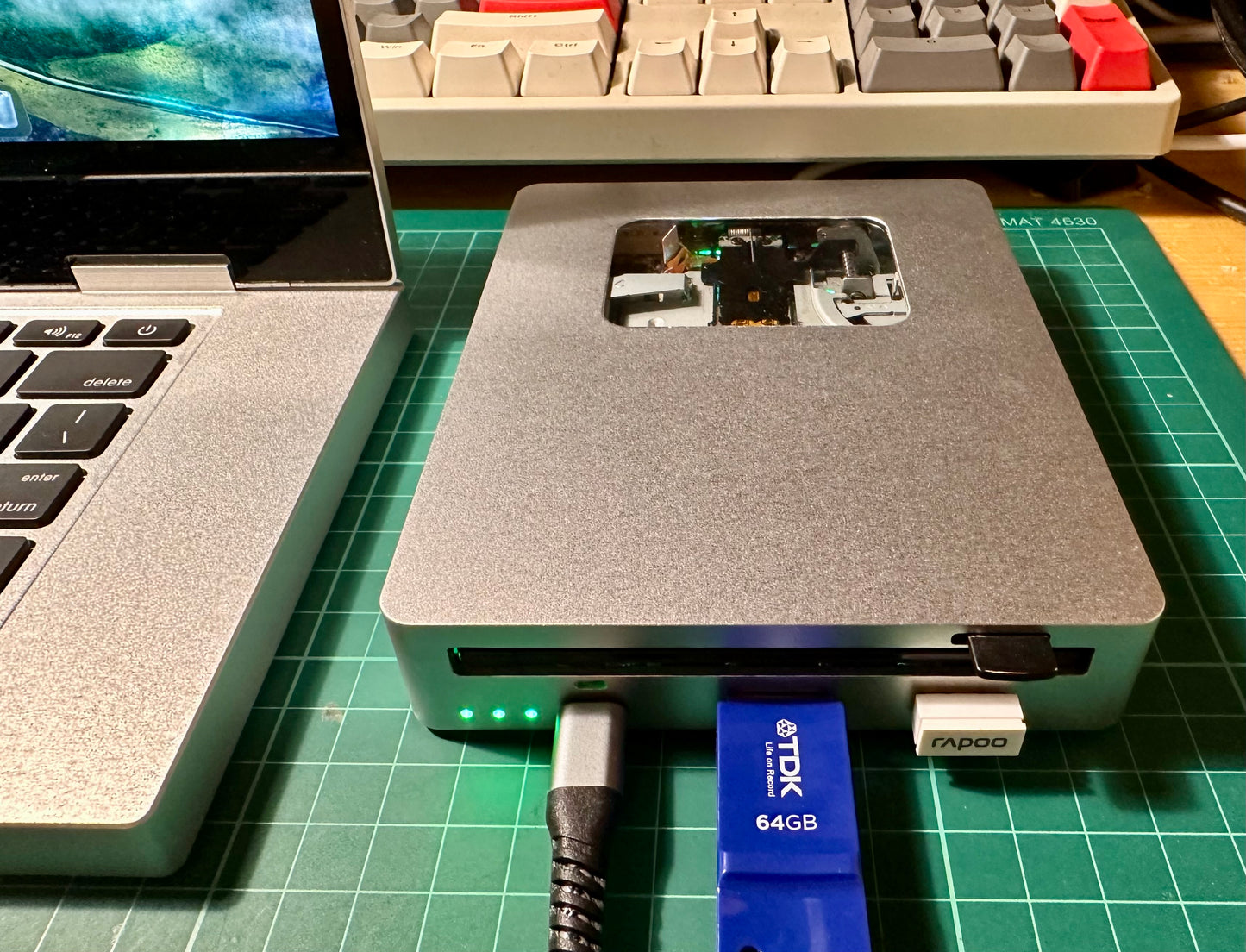 M002-Floppy Disk USB-C Hub