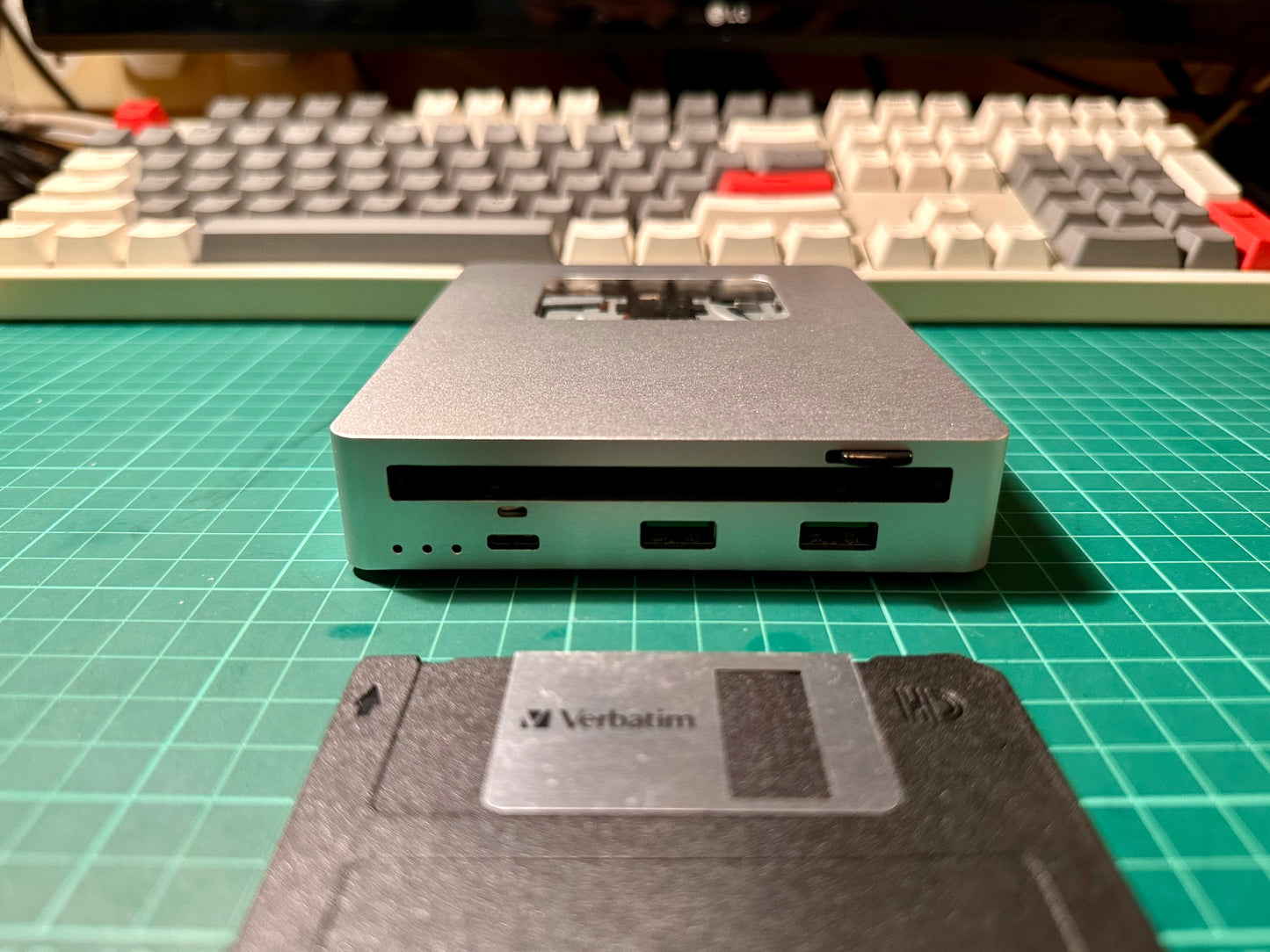 M002-Floppy Disk USB-C Hub