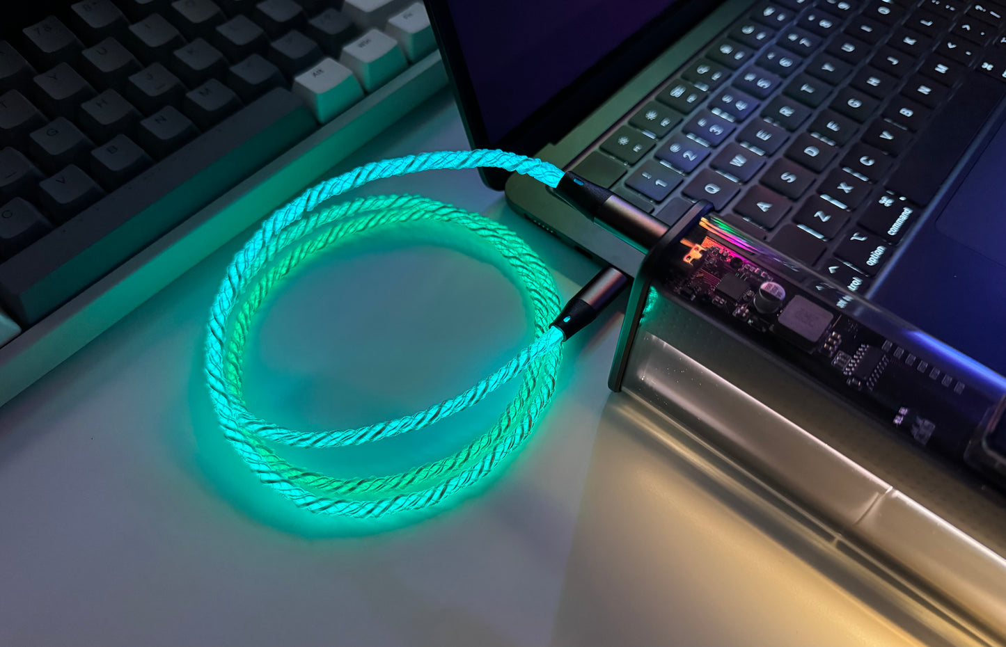 M004-Lit USB Charging Cable