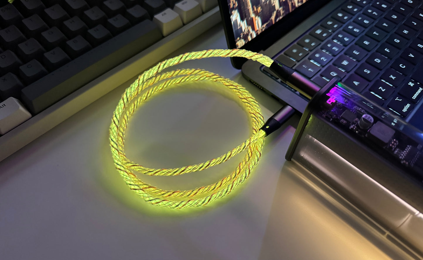 M004-Lit USB Charging Cable