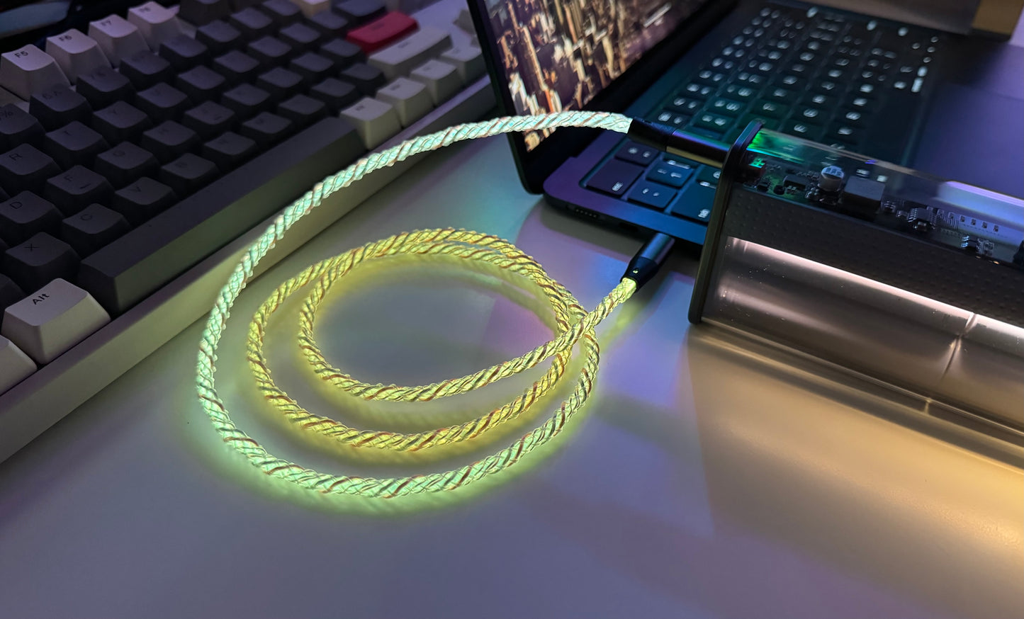 M004-Lit USB Charging Cable