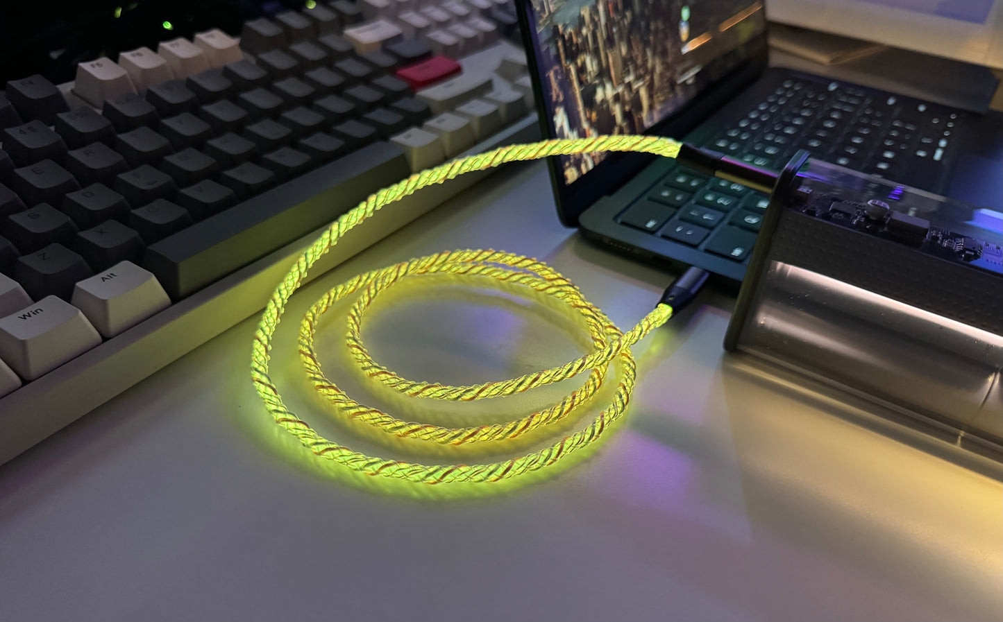 M004-Lit USB Charging Cable